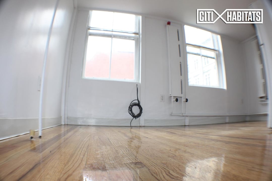 102 Washington Pl-Unit -3B in New York, NY - Building Photo