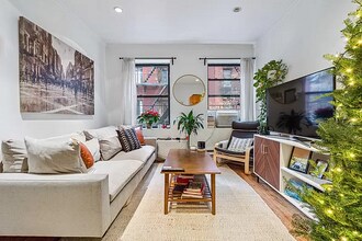 375 3rd Ave in New York, NY - Building Photo - Building Photo