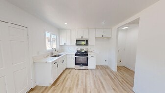 301 S Ave 55 in Los Angeles, CA - Building Photo