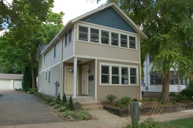 209 N Few St in Madison, WI - Building Photo - Building Photo