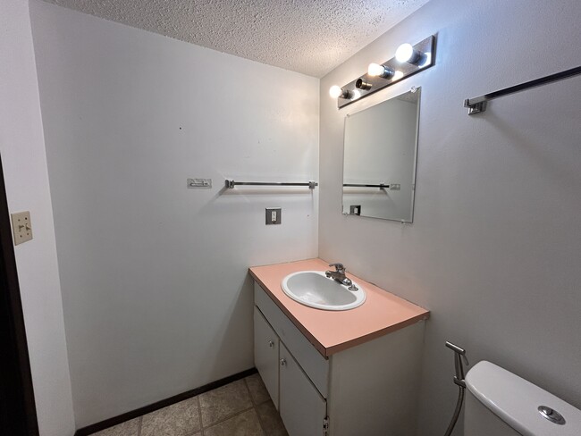 4813-4854 54 St in Olds, AB - Building Photo - Building Photo