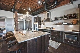 320 Peters St SW in Atlanta, GA - Building Photo - Building Photo