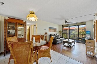 3006 Caring Way, Unit 431 in Port Charlotte, FL - Foto de edificio - Building Photo