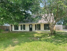 9133 Shadow Bluff Ave in Denham Springs, LA - Building Photo