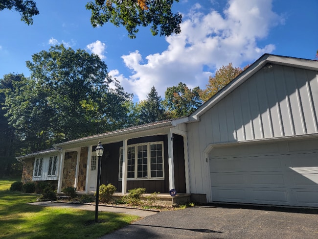 335 Colgate Ln