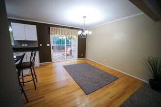 417 Cambridge Dr in Dexter, MI - Building Photo - Building Photo