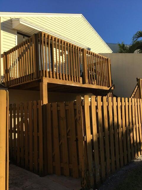 643 Executive Center Dr in West Palm Beach, FL - Building Photo - Building Photo