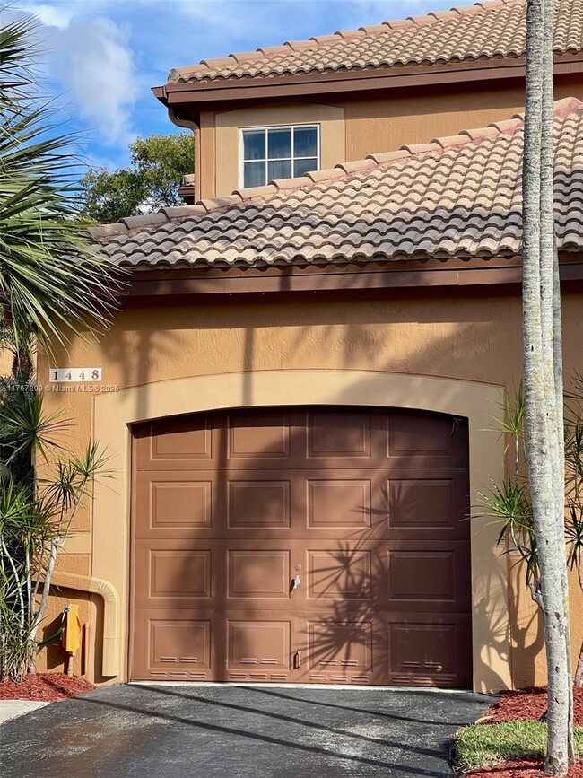 1448 Barcelona Way in Weston, FL - Building Photo - Building Photo