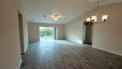 2920 NW 4th Pl in Cape Coral, FL - Building Photo - Building Photo
