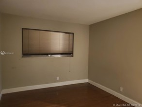 2420 Johnson St-Unit -107 in Hollywood, FL - Building Photo - Building Photo