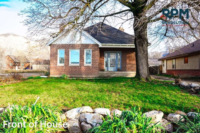 property at 868 Washington Blvd