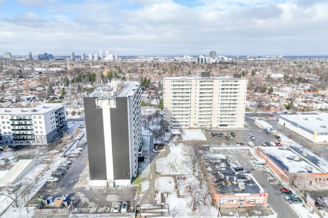 55 Greenbrae in Toronto, ON - Building Photo - Building Photo