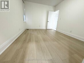 1087 Gerrard St E in Toronto, ON - Building Photo - Building Photo