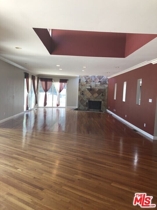 15645 Crownridge Pl in Los Angeles, CA - Building Photo