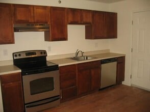 7 New St in Danbury, CT - Building Photo - Building Photo