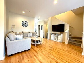 362 Broadmoor Ln in Bartlett, IL - Building Photo - Building Photo