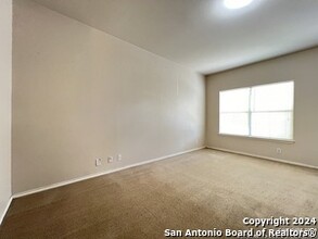 5522 Justin Cove in San Antonio, TX - Building Photo - Building Photo