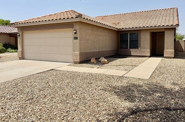 15672 W Port Au Prince Ln in Surprise, AZ - Building Photo - Building Photo