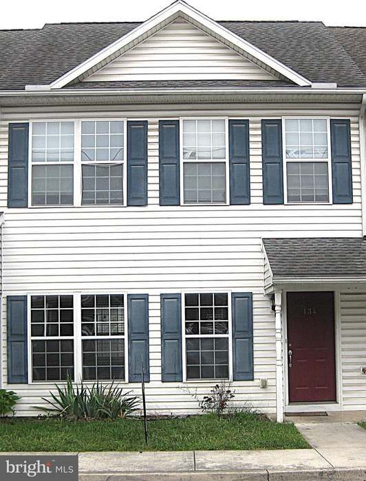 134 S Earl St in Shippensburg, PA - Foto de edificio