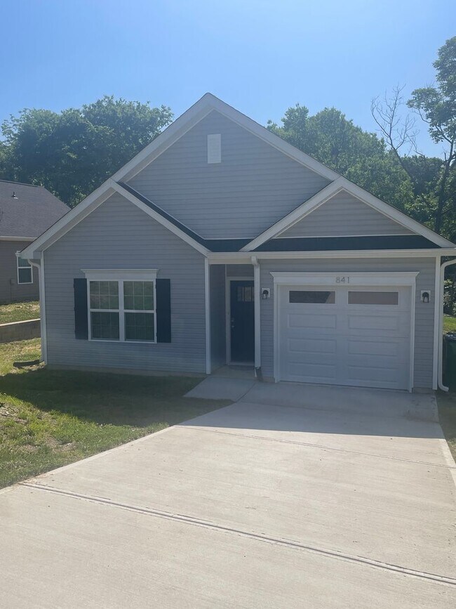 841 McDonald Rd in Charlotte, NC - Building Photo - Building Photo