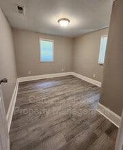 509 E Holly St in Dallas, NC - Building Photo - Building Photo