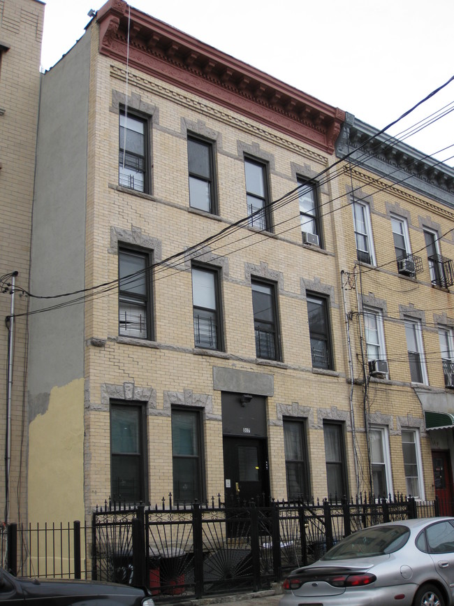 307 Stockholm St in Brooklyn, NY - Building Photo - Building Photo