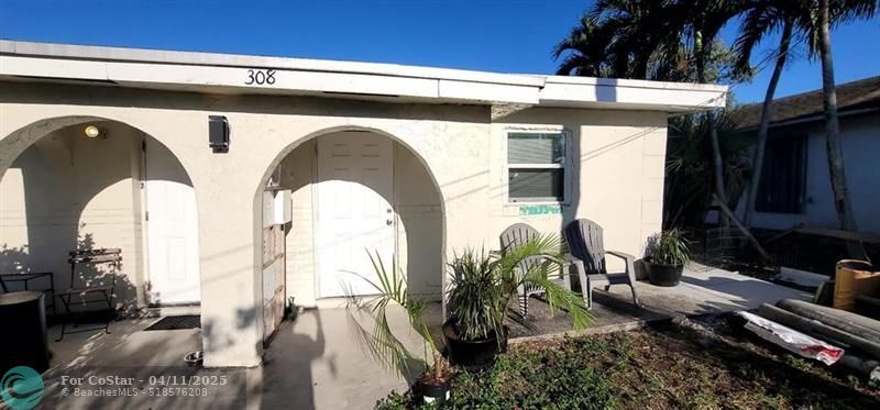 308 NW 2nd Ave in Deerfield Beach, FL - Foto de edificio