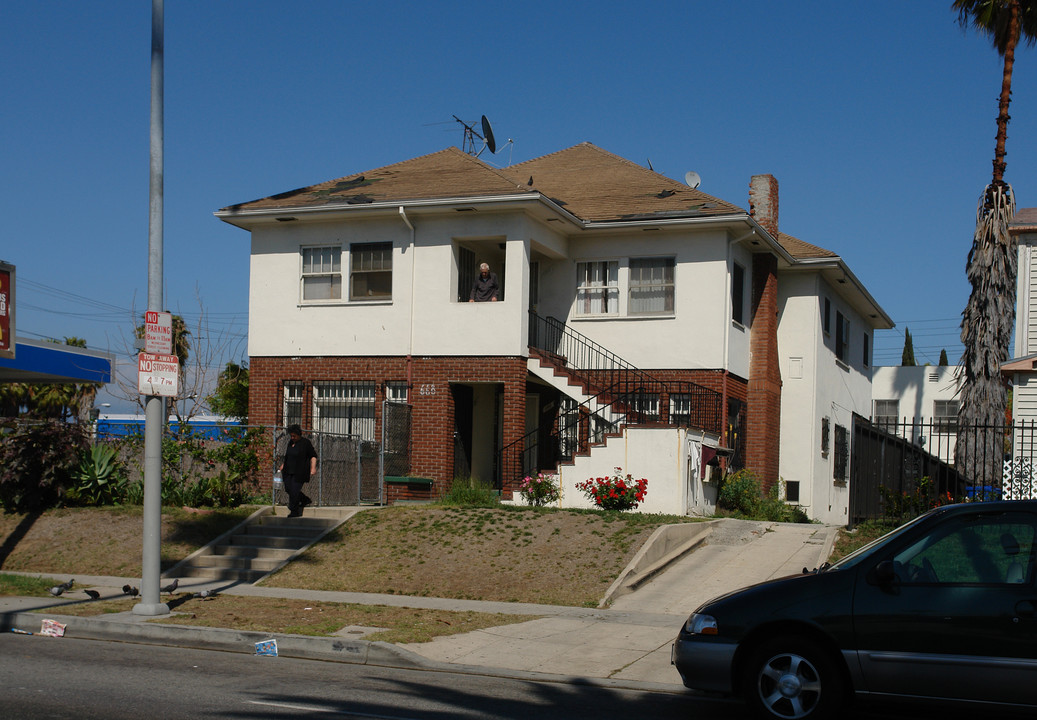 668 N Normandie Ave in Los Angeles, CA - Building Photo