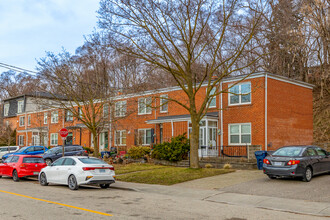 26 Sandcliff Rd in Toronto, ON - Building Photo - Building Photo