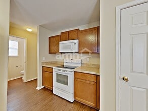 10002 Cactus Vly in San Antonio, TX - Building Photo - Building Photo