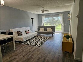 2491 SW 82nd Ave in Davie, FL - Building Photo