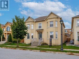 26 Bembridge Dr in Markham, ON - Building Photo