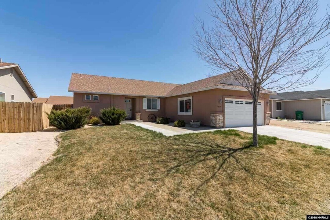 1829 Westward Ln in Fernley, NV - Building Photo