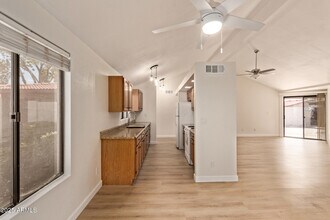 17225 N 16th St in Phoenix, AZ - Building Photo - Building Photo