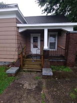 711 N Elm St in Pittsburg, KS - Building Photo