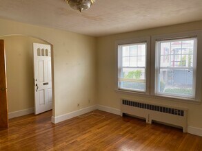 460A Highland Ave, Unit 2 in Malden, MA - Building Photo - Building Photo