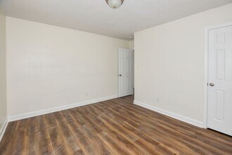 936-938 Schumann Dr in Virginia Beach, VA - Building Photo - Building Photo