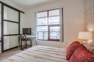 1150 J St, Unit 418 in San Diego, CA - Building Photo - Building Photo