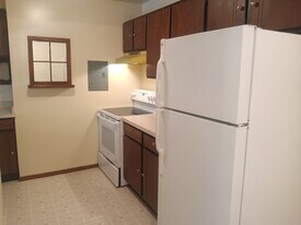 7650 W Leon Terrace in Milwaukee, WI - Building Photo