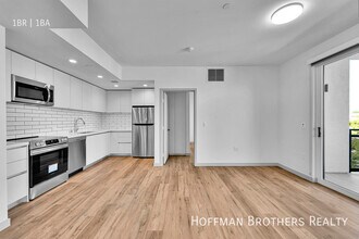 1240 Magnolia Ave in Los Angeles, CA - Foto de edificio - Building Photo