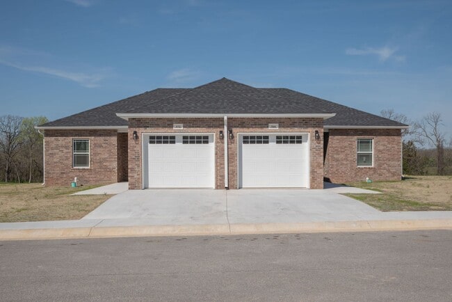 property at 572 Pne Vw St