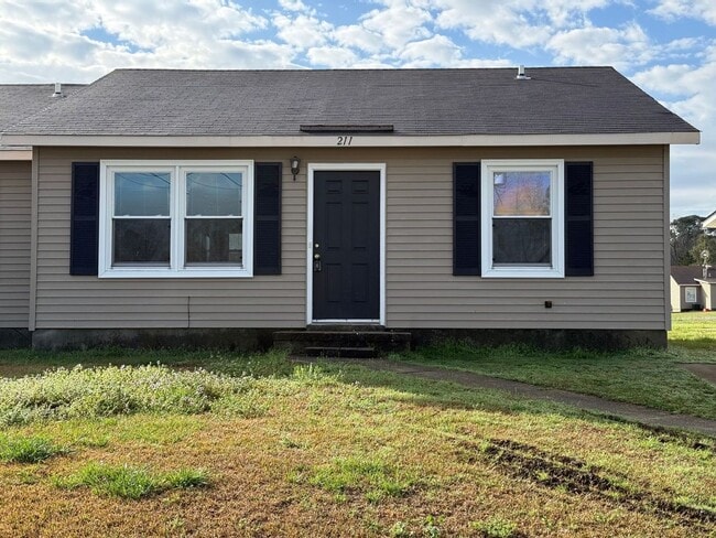 property at 211 Appaloosa Dr