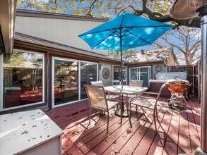 9716 Highland View Dr in Dallas, TX - Building Photo - Building Photo