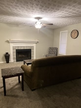 4921 Ivey Ln in Douglasville, GA - Foto de edificio - Building Photo