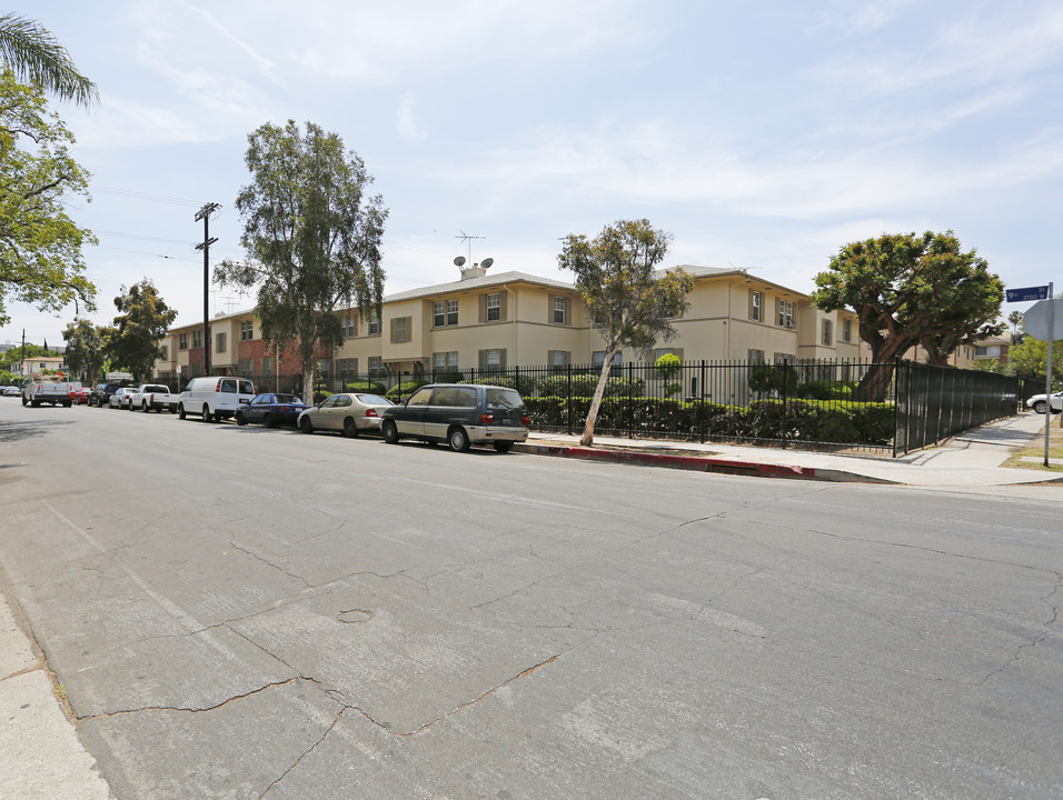 3700 W 9th St in Los Angeles, CA - Foto de edificio