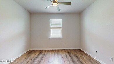 2077 Amberly Dr in Middleburg, FL - Building Photo - Building Photo