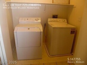 1921 Cutlass Dr in Henderson, NV - Building Photo - Building Photo