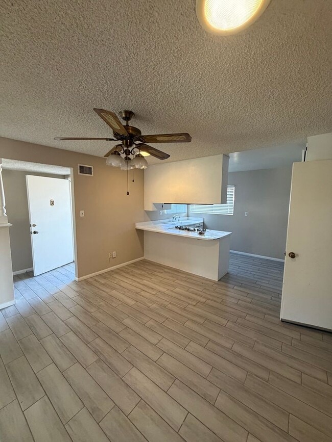 2291 Fig St in Simi Valley, CA - Building Photo - Building Photo