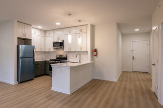 Citivillage at Plainfield Station in Plainfield, NJ - Building Photo - Interior Photo