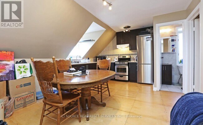 224 Jones Ave in Toronto, ON - Building Photo - Building Photo